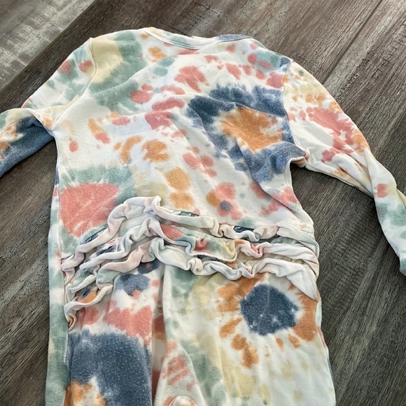 Angel Dear x Spearmint Love 6-12 month zippered tie dye romper & rainbow pajama - Picture 6 of 12